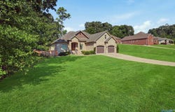 286 Plantation Circle, Killen, AL 35645
