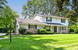 8081 Fielding Ln, Greendale, WI 53129