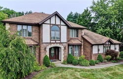 2481 Parkridge Drive, Hinckley, OH 44233