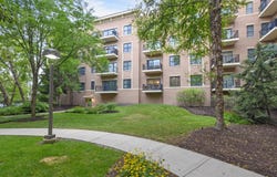 5100 W 96th Street, Oak Lawn, IL 60453