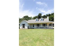 740 Cummings Rd, Smiths Station, AL 36877
