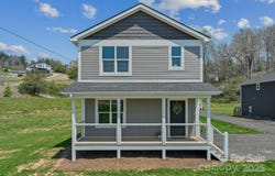 208 Sycamore Farm Road, Leicester, NC 28748