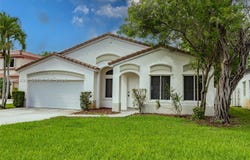 1414 E Harmony Lake Cir, Davie, FL 33324