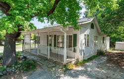 945 S Third Street, Jacksonville, OR 97530
