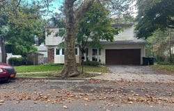 4 Shire Court, Greenlawn, NY 11740