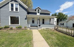 416 W CHERRY ST, Cherokee, IA 51012