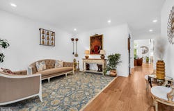 20 DOGLEG Lane, LAWRENCE TWP, NJ 08648