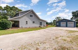 8104 N Grafton Road, Alma, MI 48801