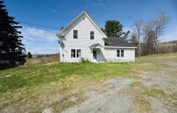 26 New Canada Road, New Canada, ME 04743