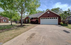 110 Highland Park, Conway, AR 72034