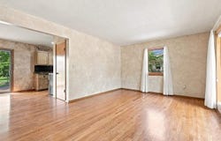 905 Paradise Dr, Washington, IA 52353