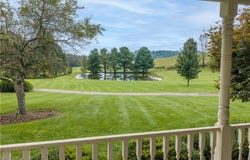 552 Springwood Circle SW, New Philadelphia, OH 44663