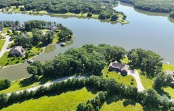 1810 W Shore Dr, Macon, MO 63552