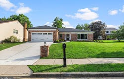 10 WARWICK COURT, MOUNT LAUREL, NJ 08054