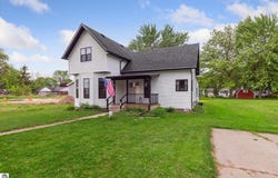 646 S Melze Street, Merrill, MI 48637