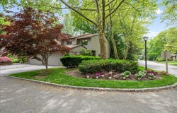 225 Hamlet Drive, Jericho, NY 11753
