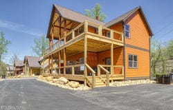 606 Cherokee Orchard Rd, Gatlinburg, TN 37738