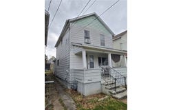 1127 Hamilton Ave, Farrell, PA 16121