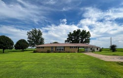560 E State, Caraway, AR 72419