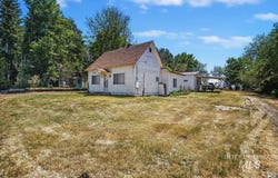 210 Hagerman Ave E, Hagerman, ID 83332