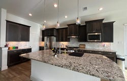 2905 Lago Costa DR, La Marque, TX 77568