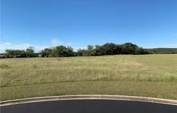 1900 Cisco Dr, Spicewood, TX 78669
