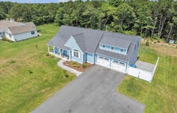 8 Dylans Way, East Falmouth, MA 02536