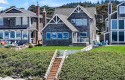3764 PACIFIC AVE, Cannon Beach, OR 97110
