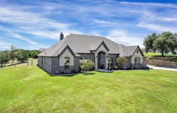 337 Kenyon Court, Granbury, TX 76049