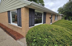 1803 CENTER Street, Pekin, IL 61554