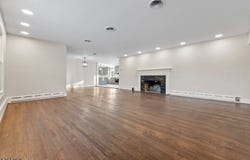74 N Main St, Flemington Boro, NJ 08822-1123