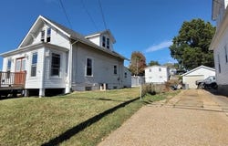 1213 E 5th Street, Washington, MO 63090