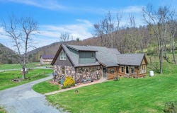 2998 Green Valley Rd., PETERSTOWN, WV 24963