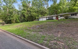 415 Lakeshore Dr., PALESTINE, TX 75801