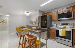 9481 Highland Oak Dr, Tampa, FL 33647