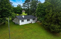 3803 Strong Rd, Mascot, TN 37806