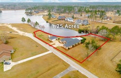 73 Bay Drive, Broxton, GA 31519