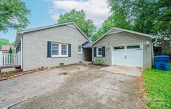 122 15th Avenue NW, Hickory, NC 28601
