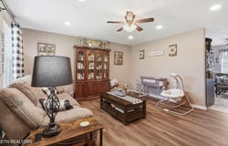 293 E Watkins Rd, Loudon, TN 37774