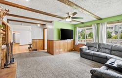 1407 N 119th St, Wauwatosa, WI 53226