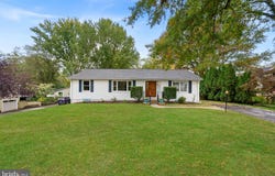 253 W VIRGINIA Avenue, HAMILTON, VA 20158