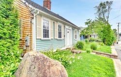 492 Oaklawn Avenue, Cranston, RI 02920