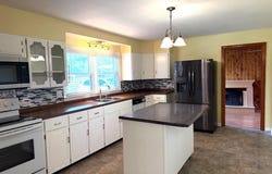 8 Wayne Street, St Charles, MO 63301