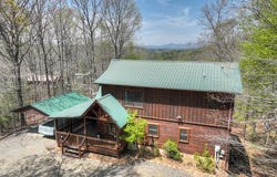 5 Moccasin Trail, Mineral Bluff, GA 30559