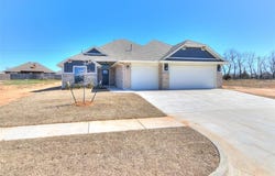 7624 Three Woods Lane, Yukon, OK 73099