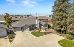 2055 N Cambridge Circle, Reedley, CA 93654