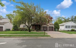 35 Edgemount Road, Edison, NJ 08817