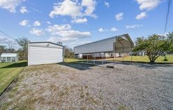 2 W Walnut Street, Salina, OK 74365