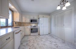 12818 W 110th Terrace, Overland Park, KS 66210