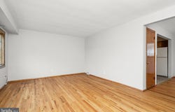 10 WHITMAN ROAD, HAMILTON, NJ 08619